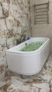 Гидромассажная ванна Frank F160 пристенная