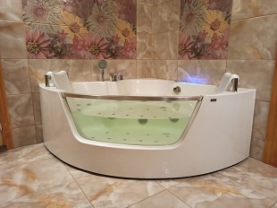 Гидромассажная ванна Frank F165 угловая